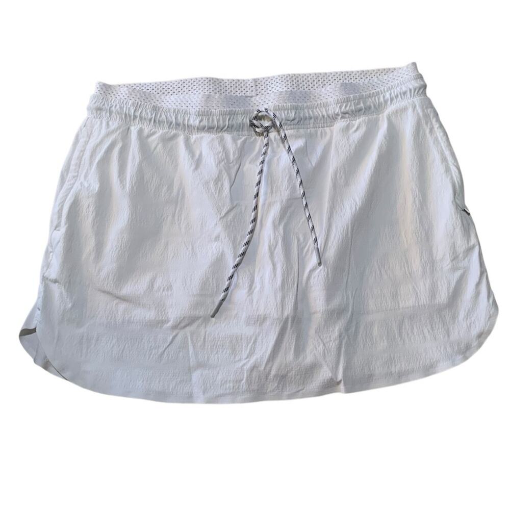 Athleta Womens large crest skort white tennis athletic travel casual preppy
